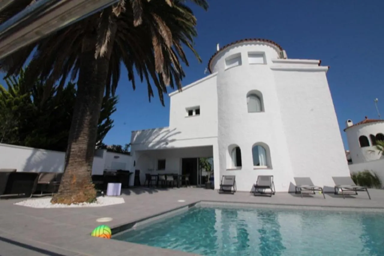 Semesterbostad Casa De Lujo Con Piscina Y Amarre Privados Ref 350 Villa Empuriabrava Spanien